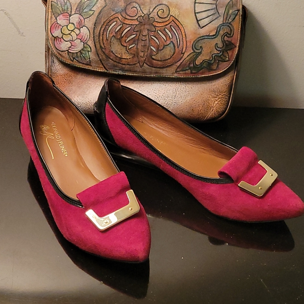 Smart Looking Burgundy Wedges size 8